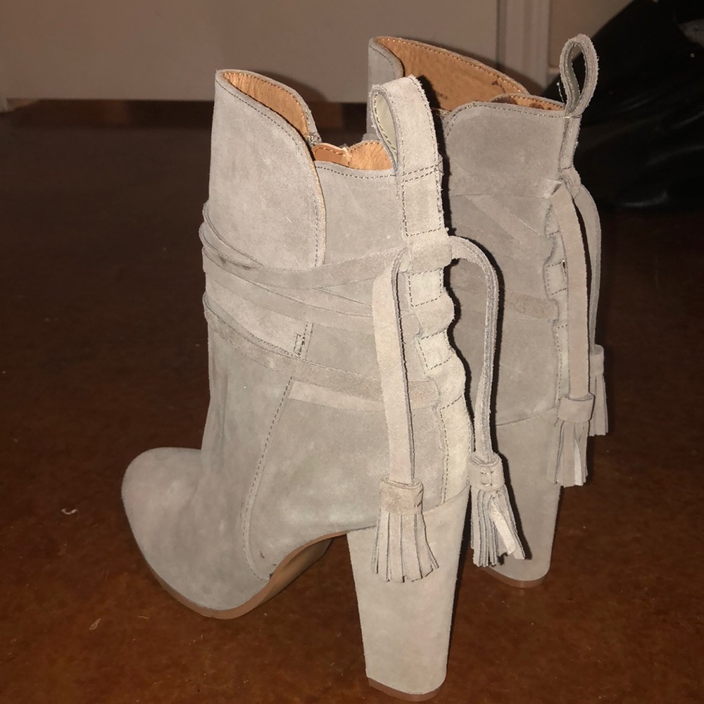 Steve Madden tan booties